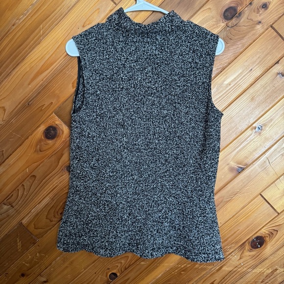 St. John Black Ribbed Sleeveless Top Size 10 - Picture 4 of 4